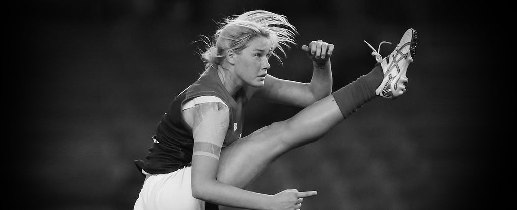 Women’s Football.. How To Minimise Your Risk Of ACL And Other Injuries! - Leading Edge Physiotherapy