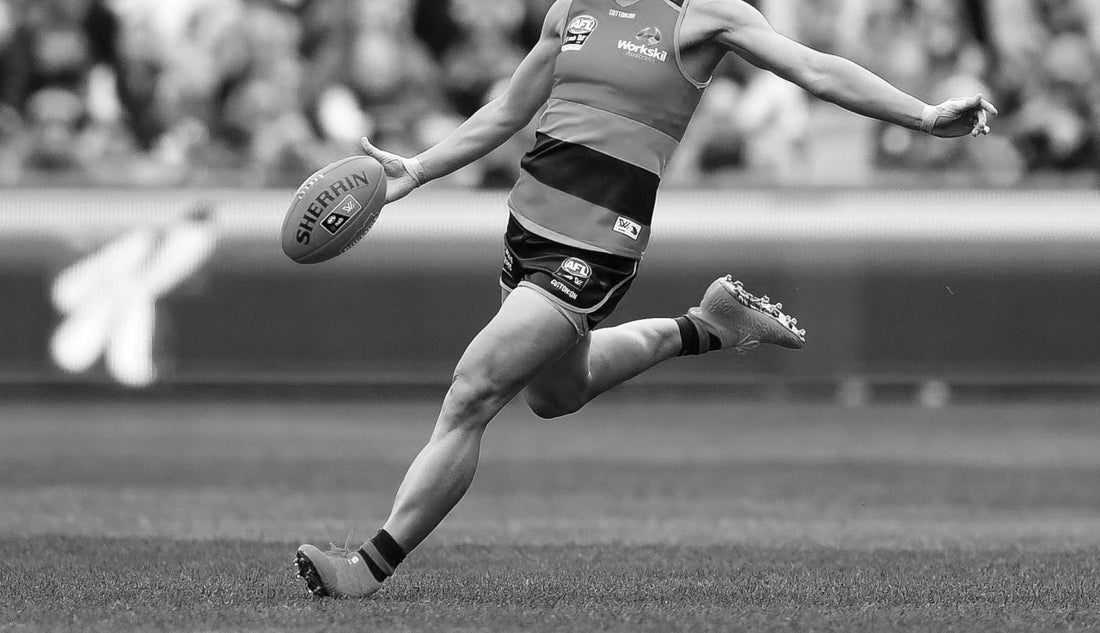 Why Do Female Footballers Have A Much Higher Risk Of Serious Knee Injuries? - Leading Edge Physiotherapy